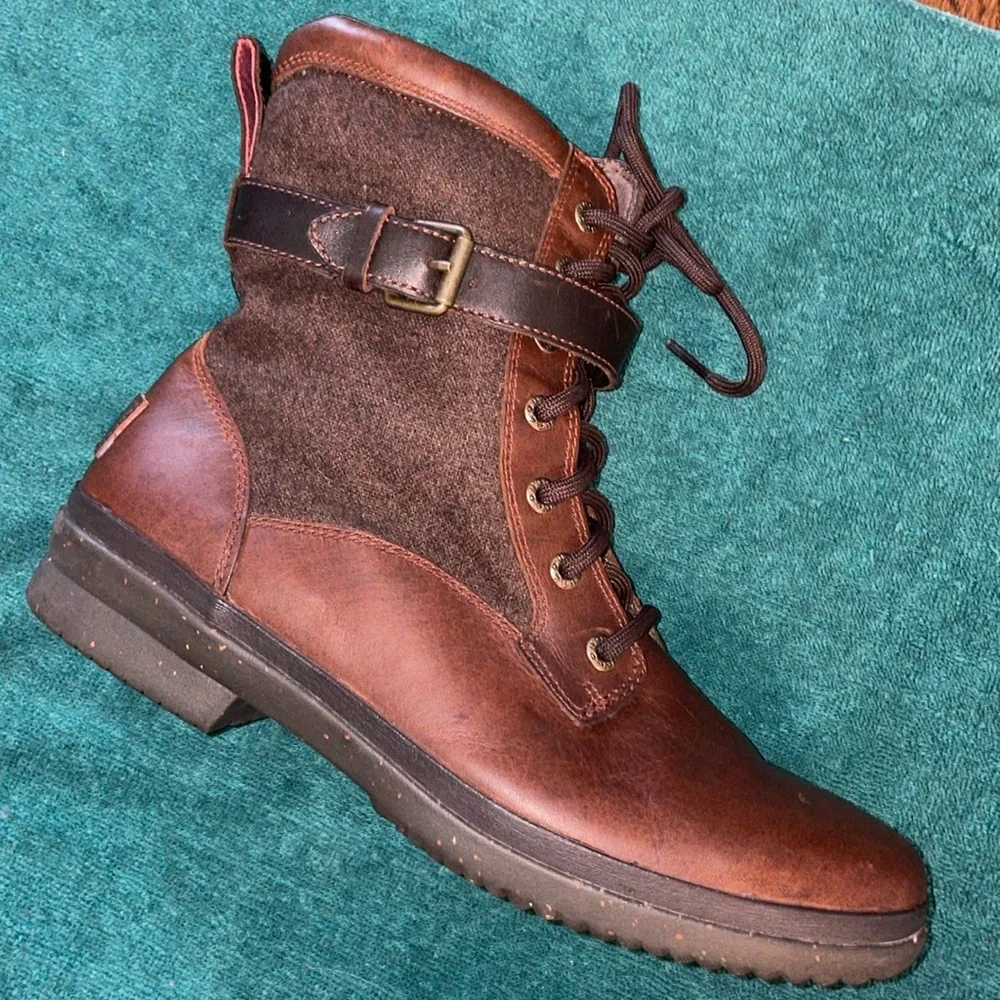 UGG Brown Leather & Wool Lace-Up Winter Boots